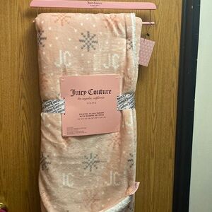 NWT Juicy Couture pink snowflake Sherpa blanket